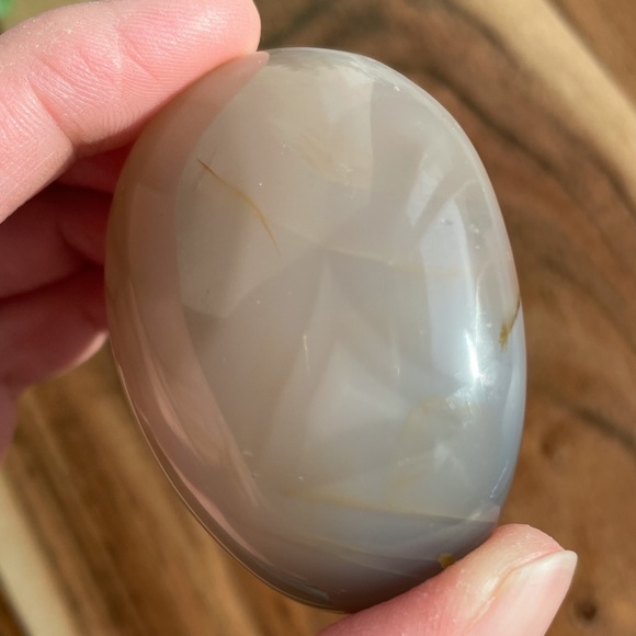 Orca Agate Palm Stone - Picture 9 of 17